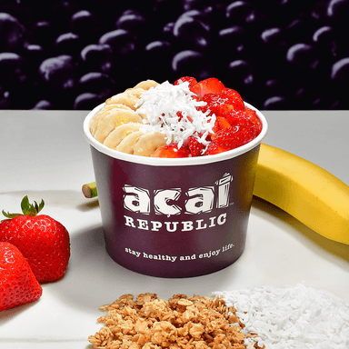 The Hawaiian - Base: Acai, Pineapple, Mango, Strawberry, Guarana (No Caffeine)
Topping: Granola, Banana, Coconut Shreds and Strawberry