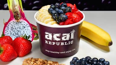 Pitaya Bowl - Blend: Pitaya, Banana, Strawberry